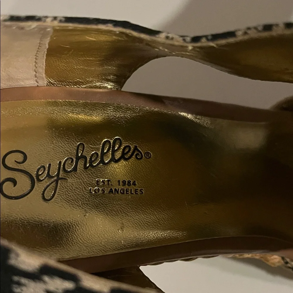 Seychelles Black and‎ Cream Wedges